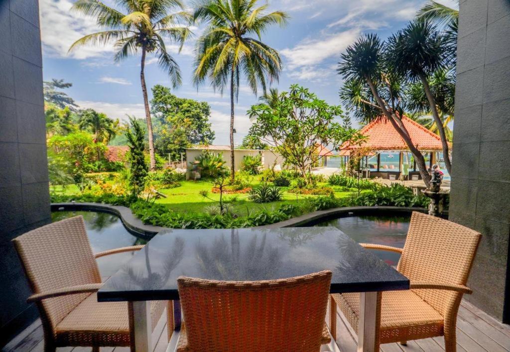 Laprima Hotel Labuan Bajo Εξωτερικό φωτογραφία