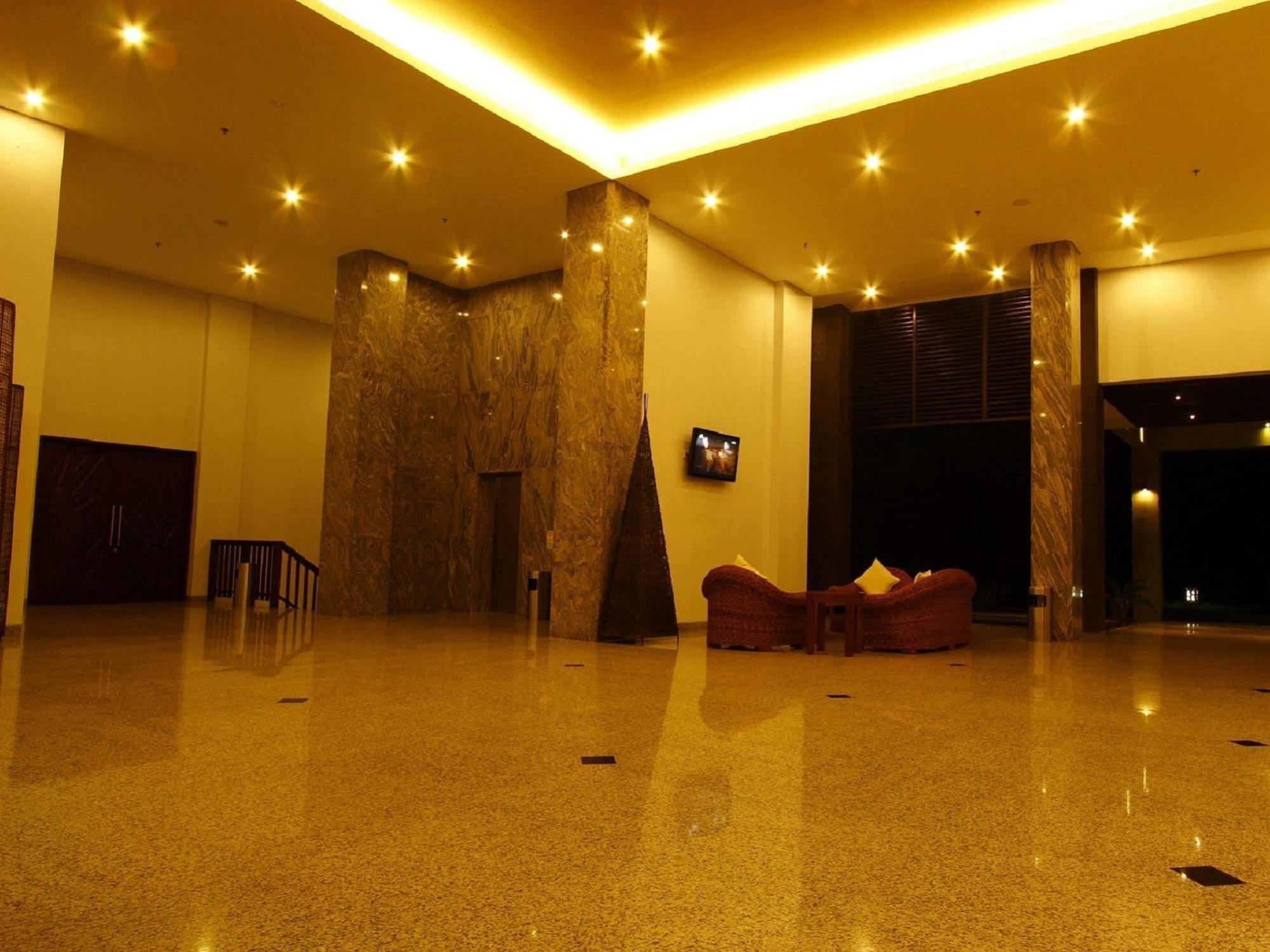Laprima Hotel Labuan Bajo Εξωτερικό φωτογραφία